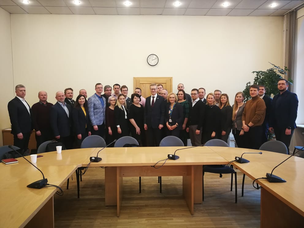Įsibėgėja „Lietuvos geležinkelių“ grupės projektas keliones traukiniais pritaikyti visų keleivių poreikiams