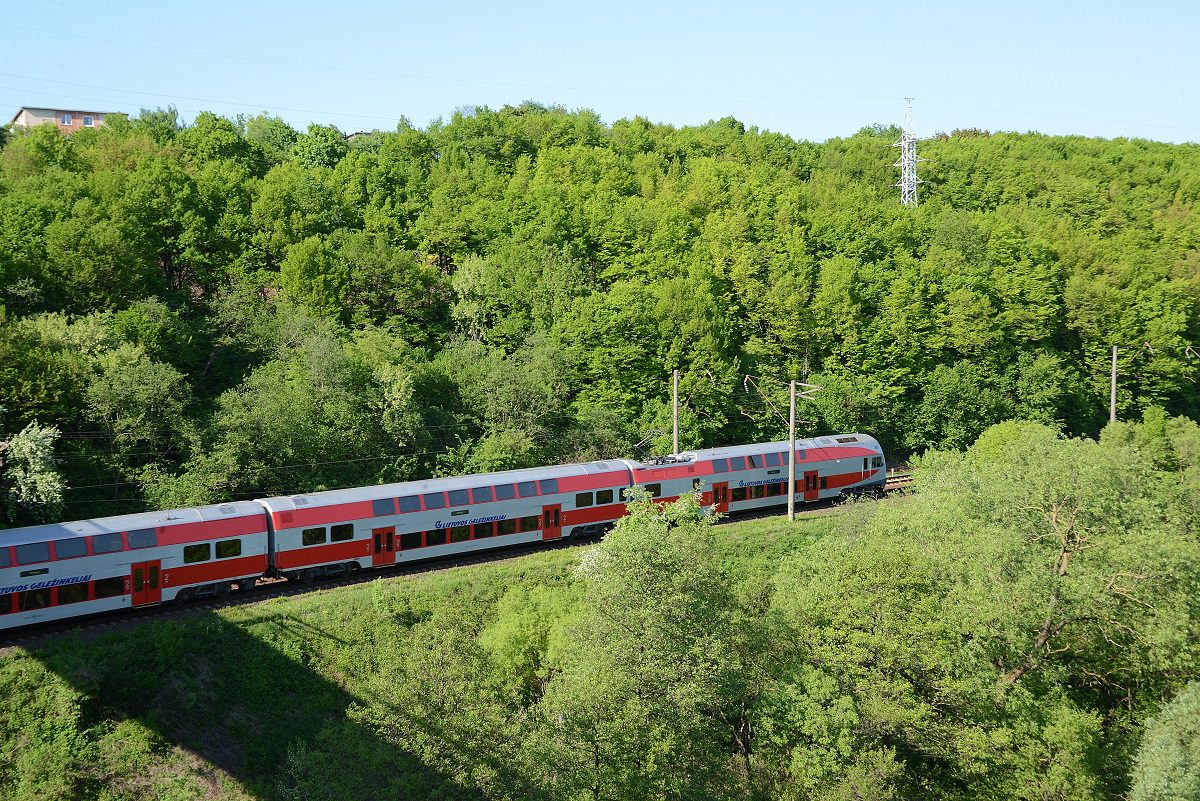 „Lietuvos geležinkeliai“ informuoja apie stabdomus tarptautinių traukinių maršrutus