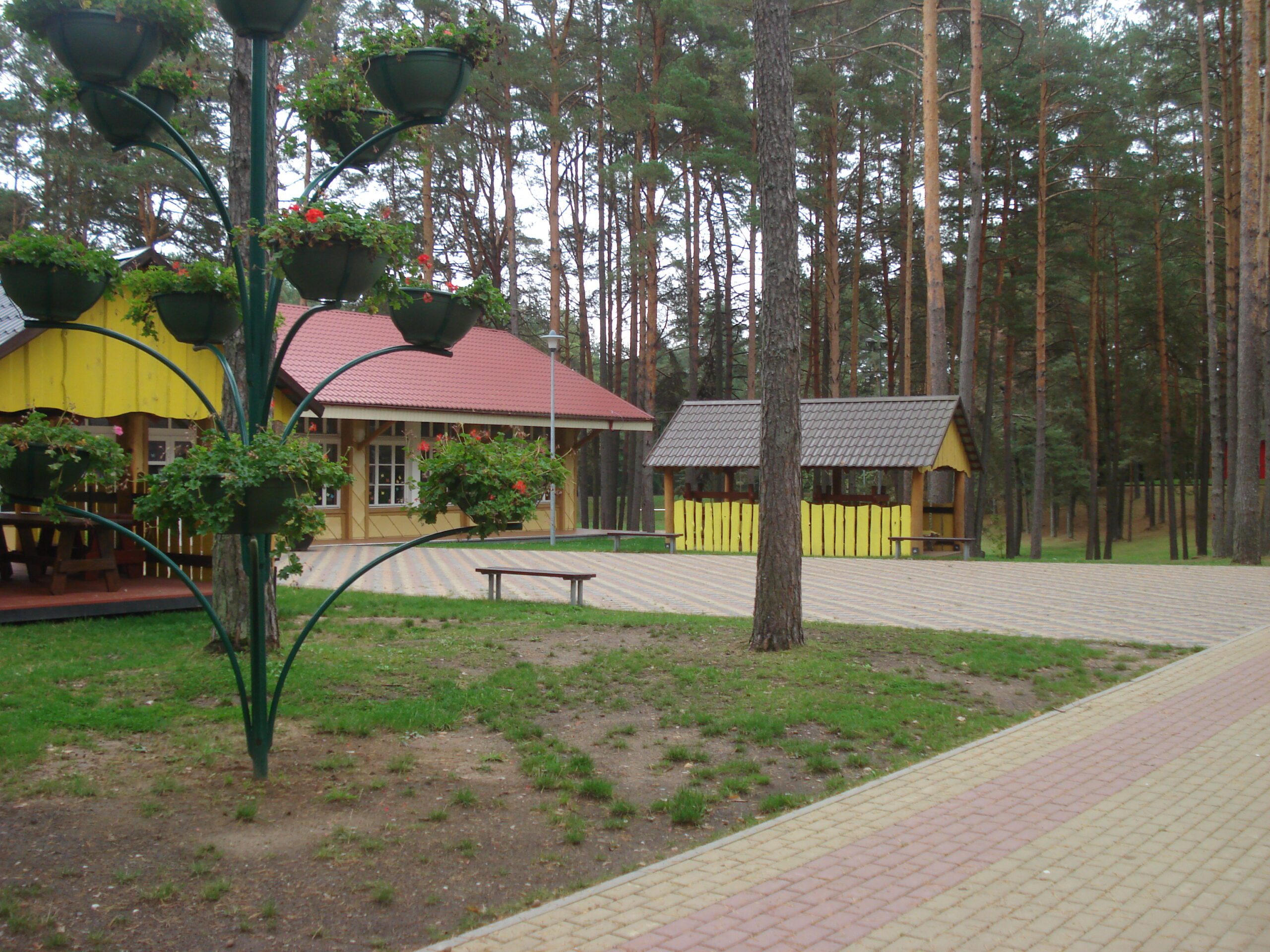 „Lietuvos geležinkeliai“ parduoda poilsio bazę Ignalinoje