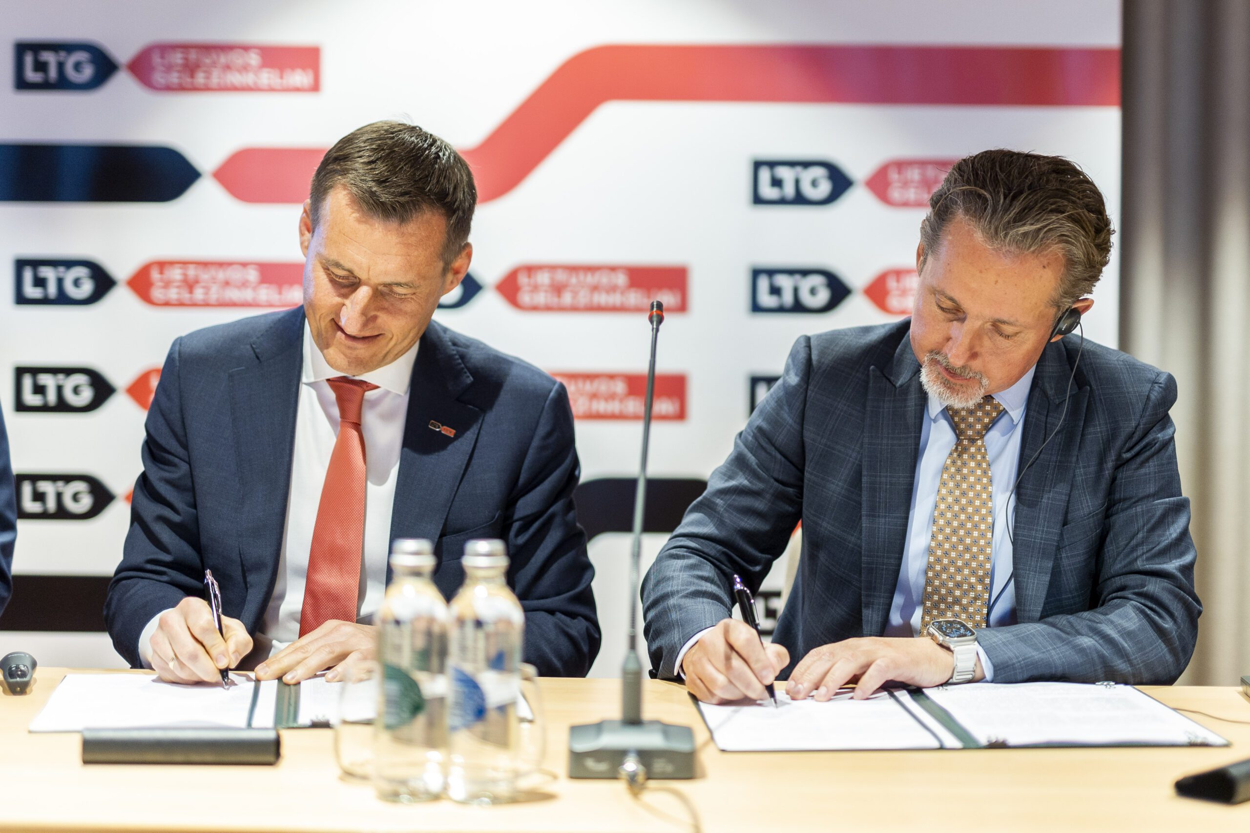“LTG Link” and the Swiss capital company “Stadler” will purchase 15 new electric and electric-battery trains
