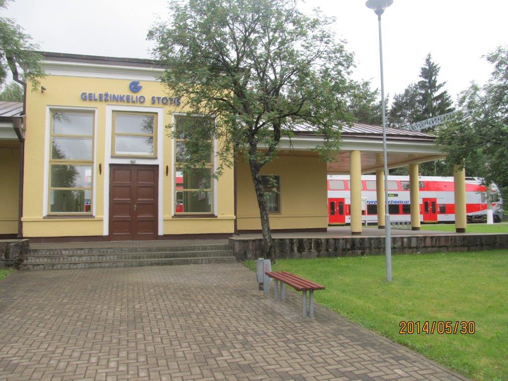 AB „Lietuvos geležinkeliai” nuomoja aukciono būdu 77,11 kv. m geležinkelio stoties pastatą (dalis geležinkelio stoties pastato (unik. Nr. 7998-0000-1010)), esantį Vilniaus g.2, Trakuose