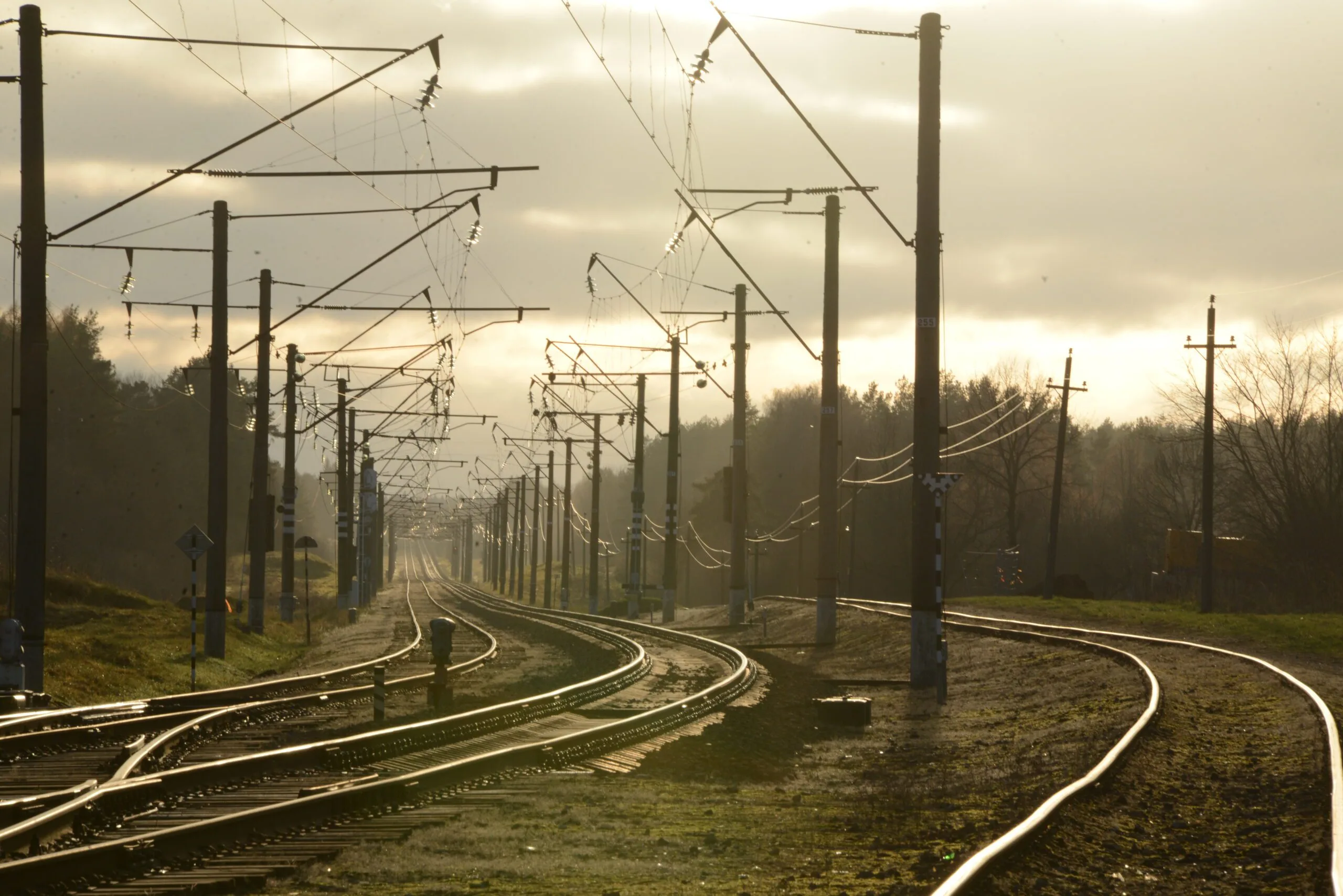 „LTG Infra“ savo valdomus elektros energijos skirstymo tinklus parduoda ESO