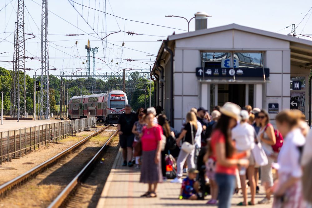 Concrete solutions for the Rail Baltica Panevėžys node presented to the public: all the residential buildings at the local garden community will be preserved, and the narrow-gauge railway territory will be restored
