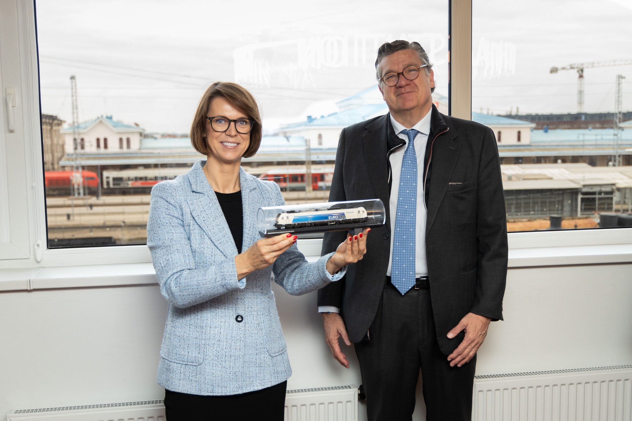 Vilniuje viešintis „Stadler Valencia“ vadovas pristatė, kuo ypatingi specialiai „LTG Cargo“ gaminami lokomotyvai