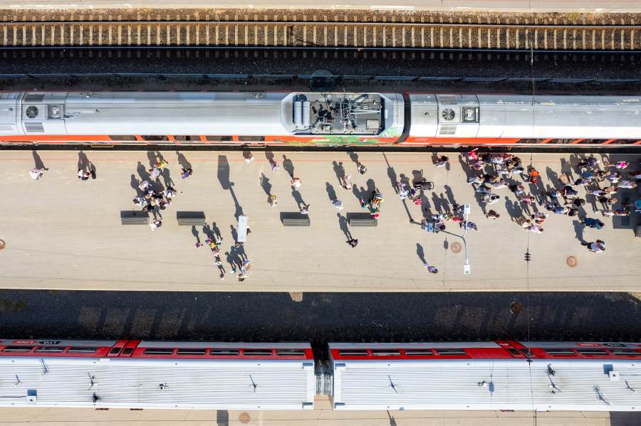 Faster Passenger Trains at Five Stations: Infrastructure Investments Improve Travel Quality
