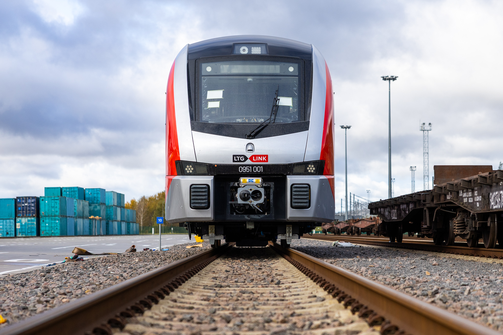 Pradedami naujojo elektrinio „Stadler Flirt“ traukinio bandymai