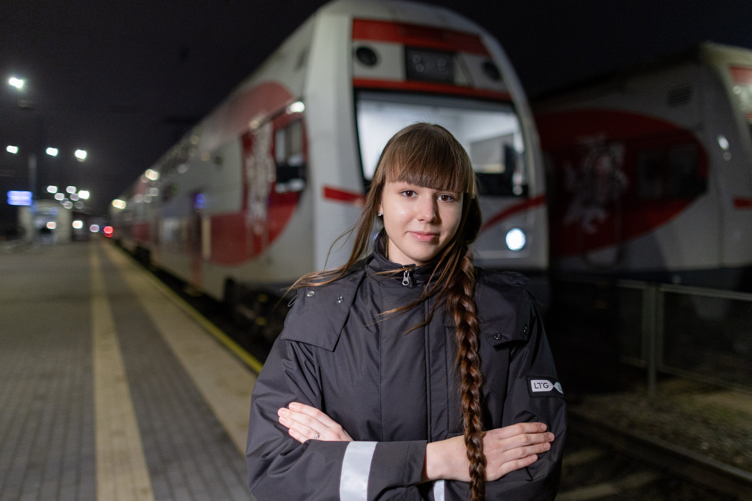 Traukinio mašinistė Giedrė: atsakomybė už šimtus keleivių ir laisvė, kurios nesuteikia joks kabinetas
