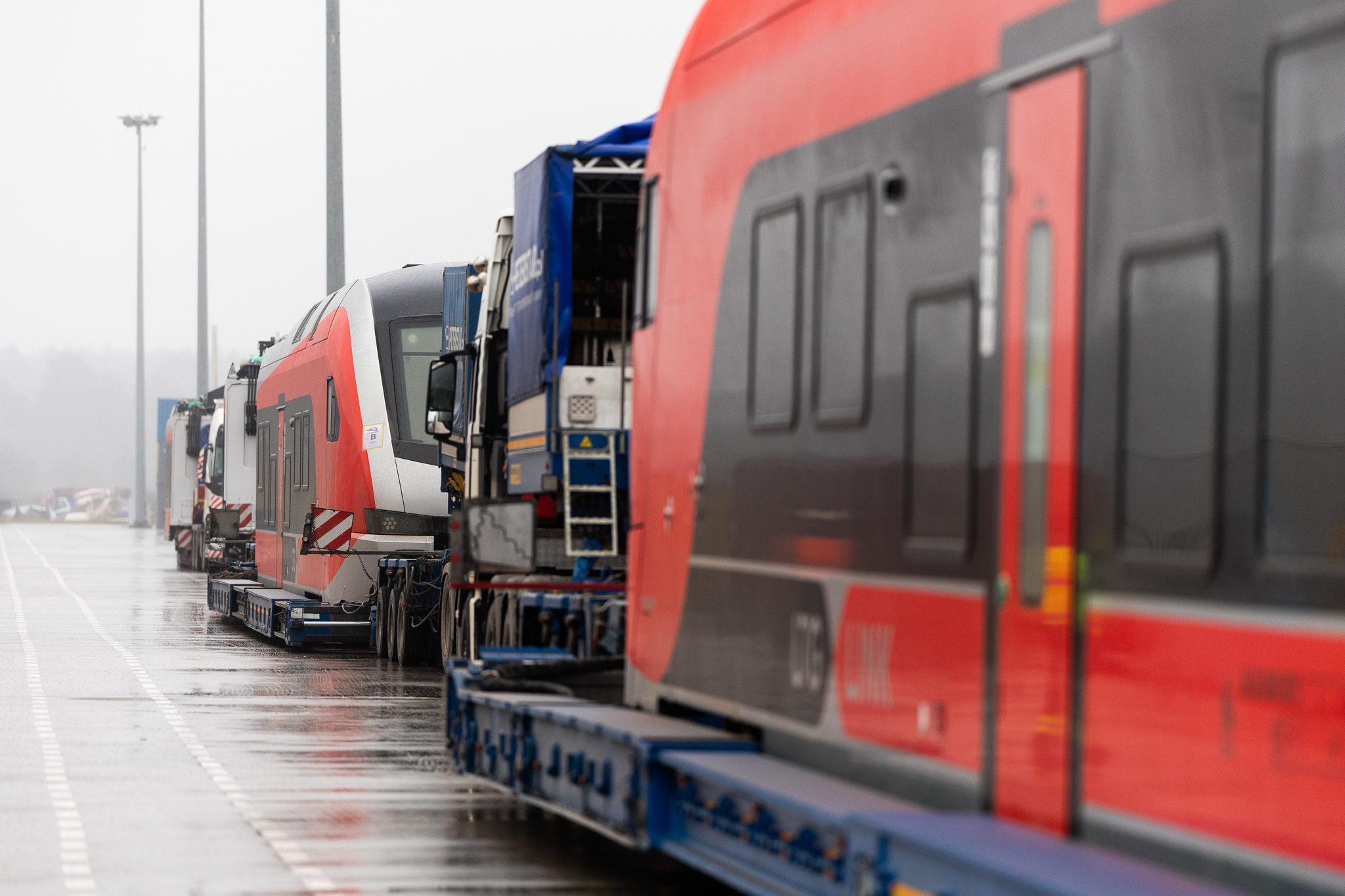 The first battery-powered Stadler train arrives in Lithuania