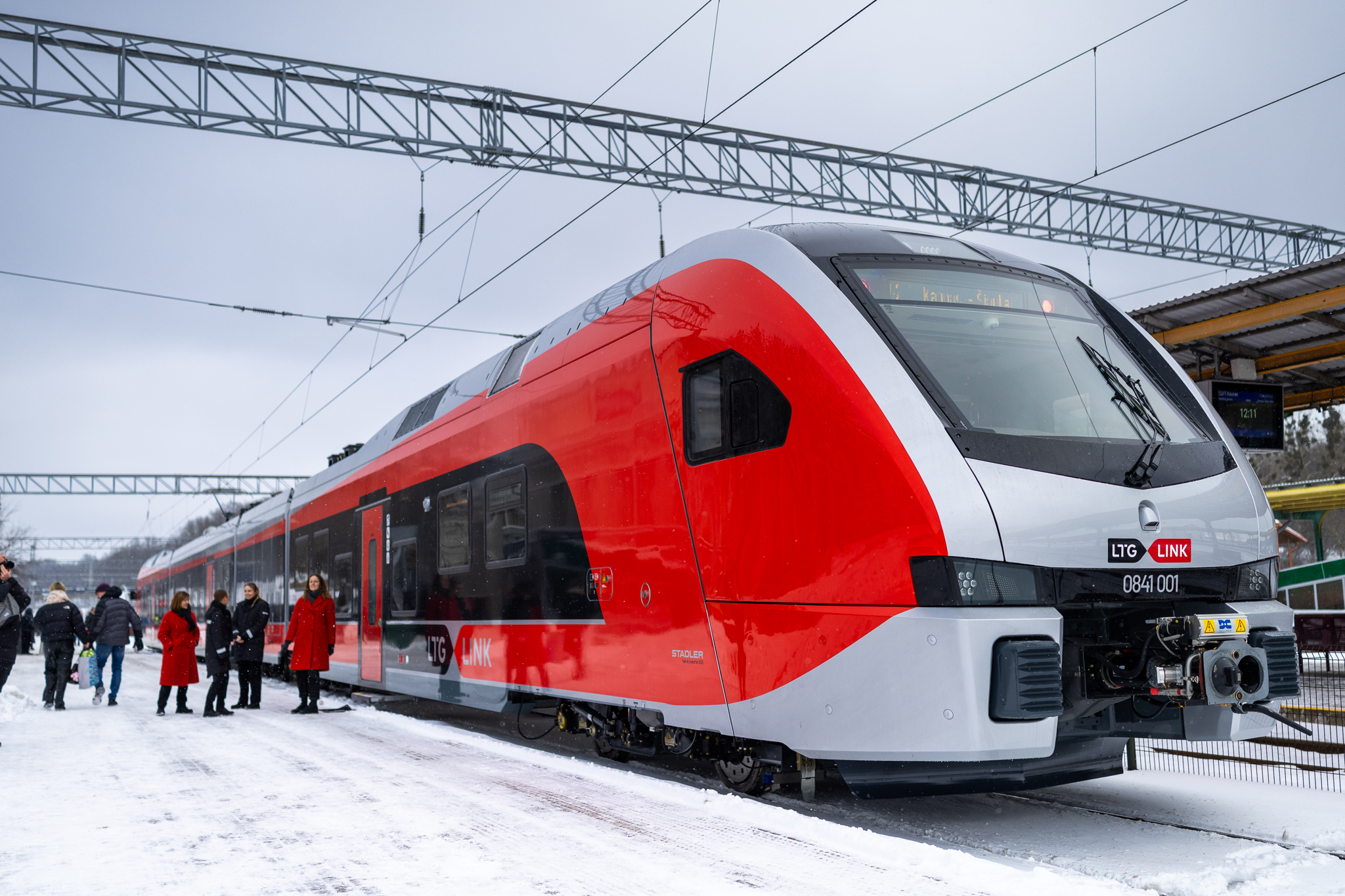 New generation Stadler battery train presented at Kaunas railway station