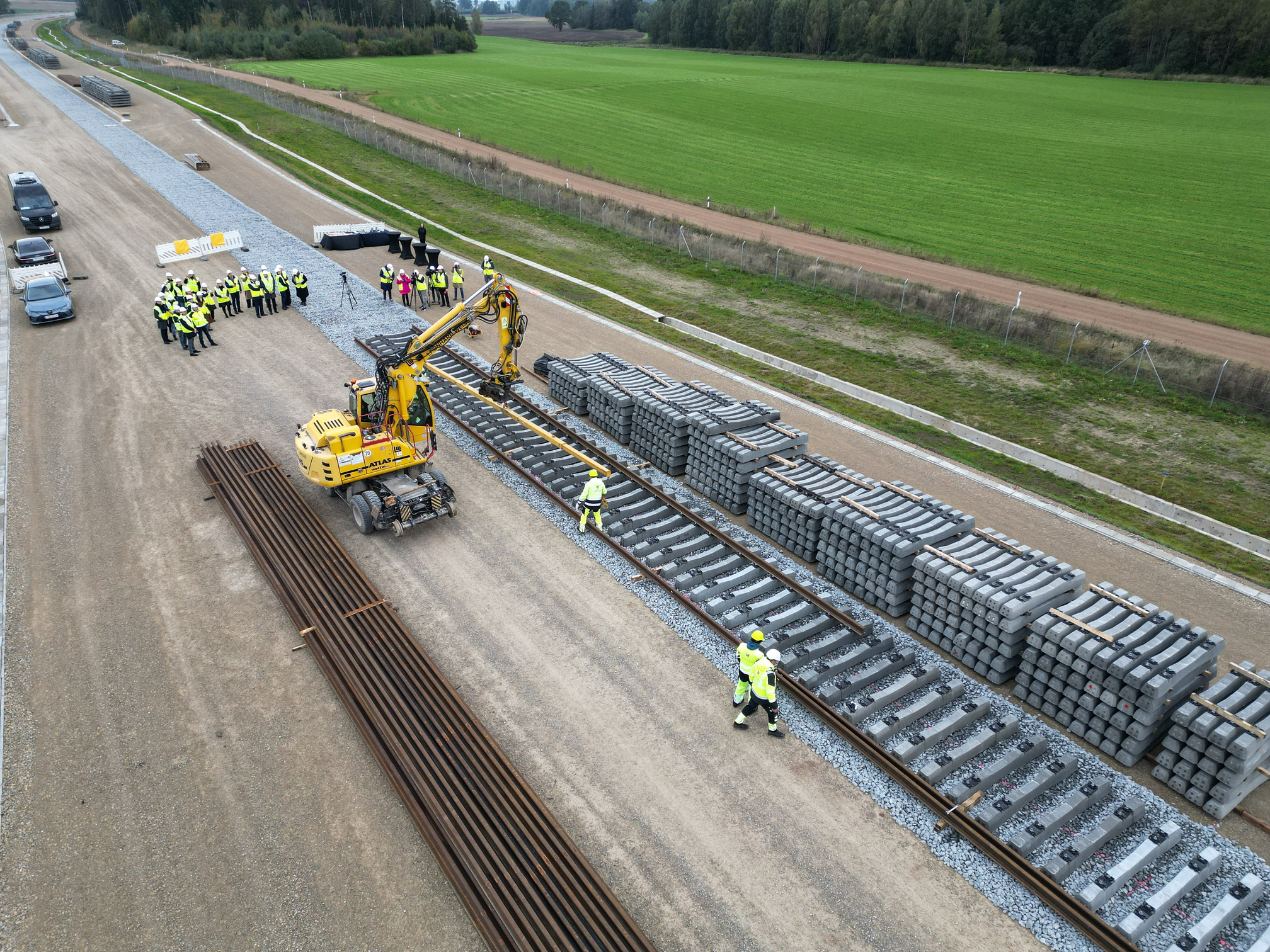 Lithuanians support the Rail Baltica project: highlight its importance for security and the economy